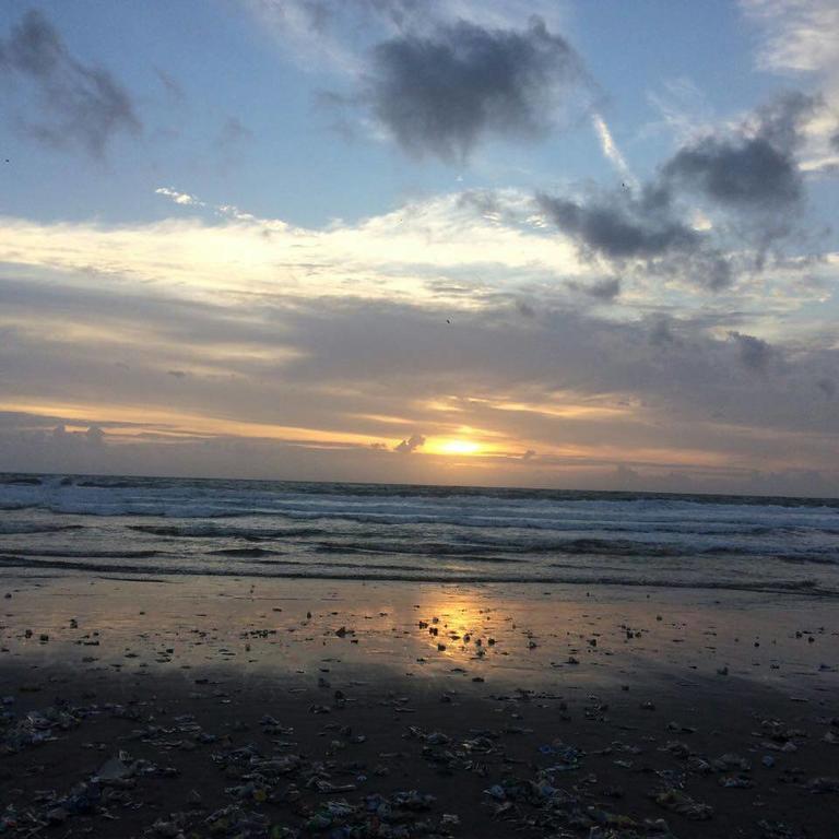 Qb Sleep Capsule Hotel Kuta Lombok Dış mekan fotoğraf